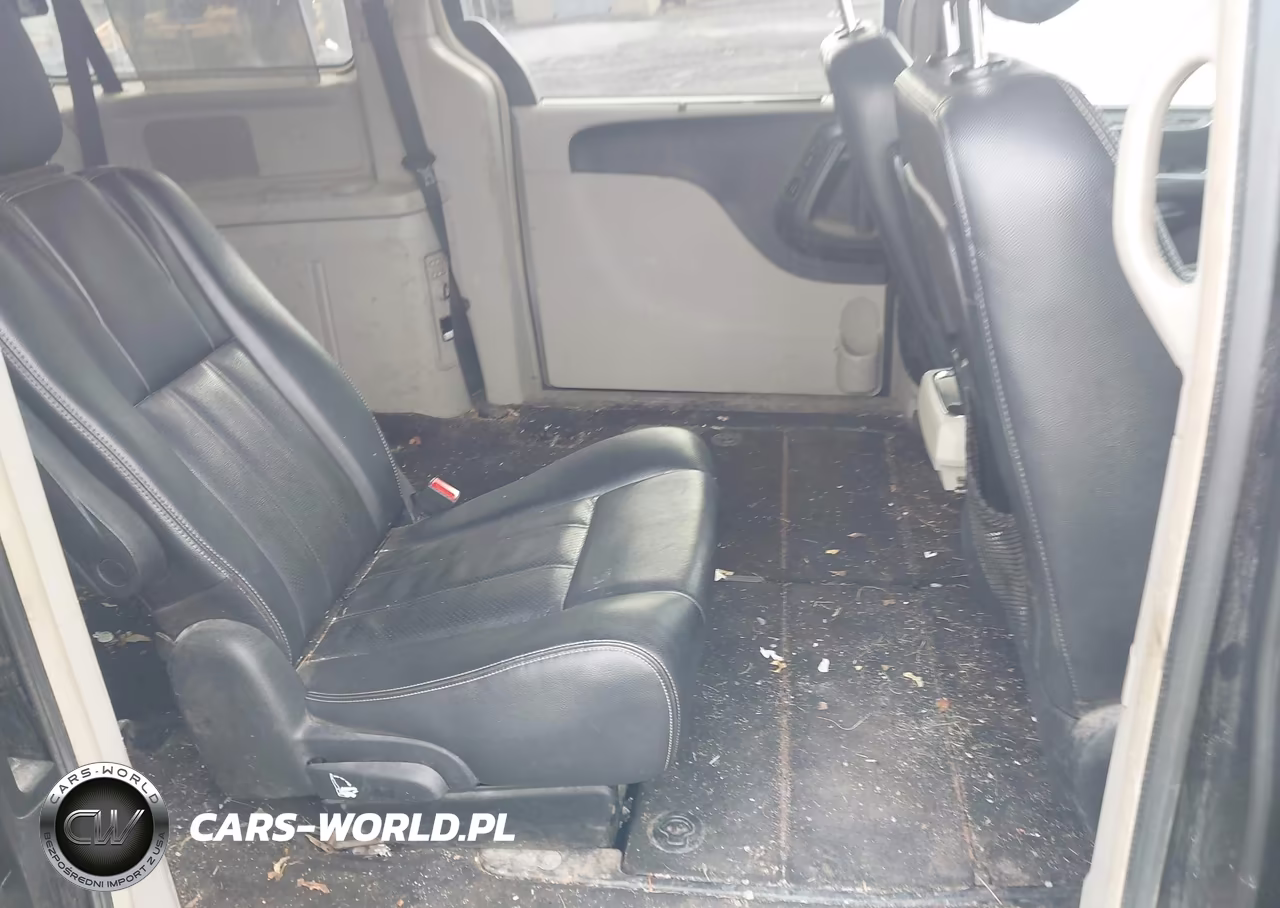 2012 Chrysler Town & Country Touring-L VIN:2C4RC1CG4CR412476 - 8