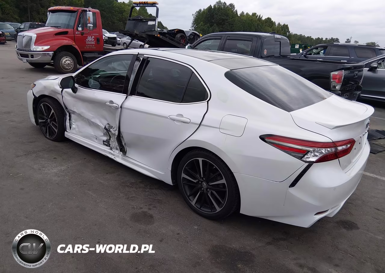 2018 Toyota Camry Xse VIN:4T1B61HK9JU123482 - 3