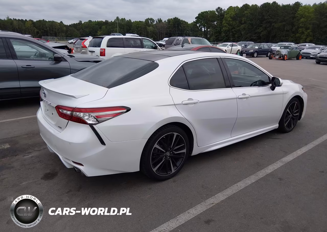 2018 Toyota Camry Xse VIN:4T1B61HK9JU123482 - 4