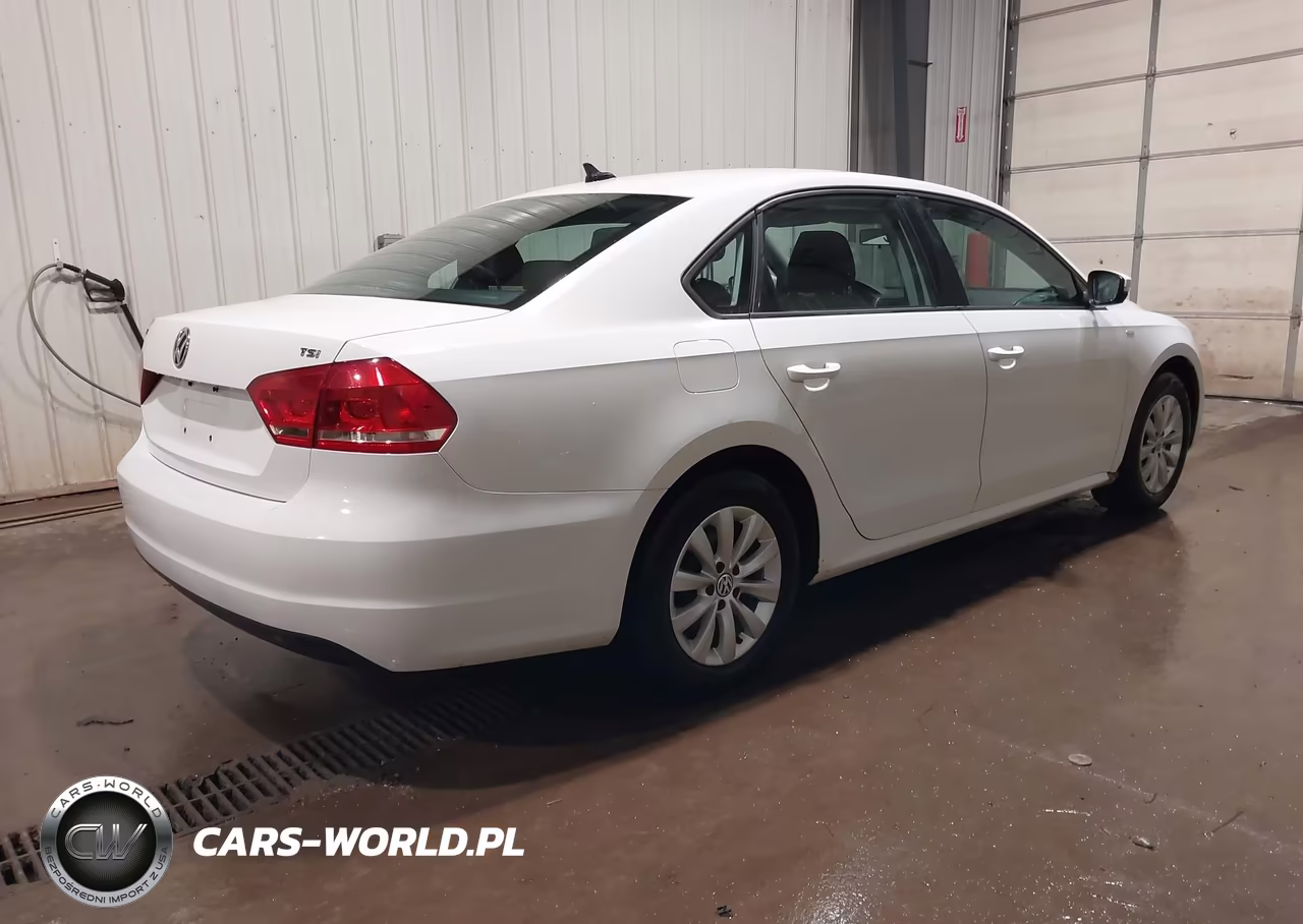 2015 Volkswagen Passat 1.8T Wolfsburg Edition VIN:1VWAS7A37FC006995 - 4