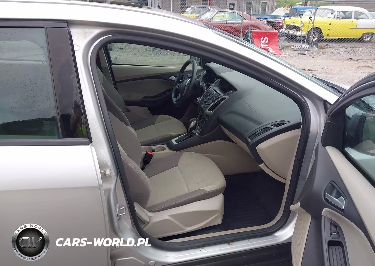 2014 Ford Focus Se VIN:1FADP3K29EL182094 - 5