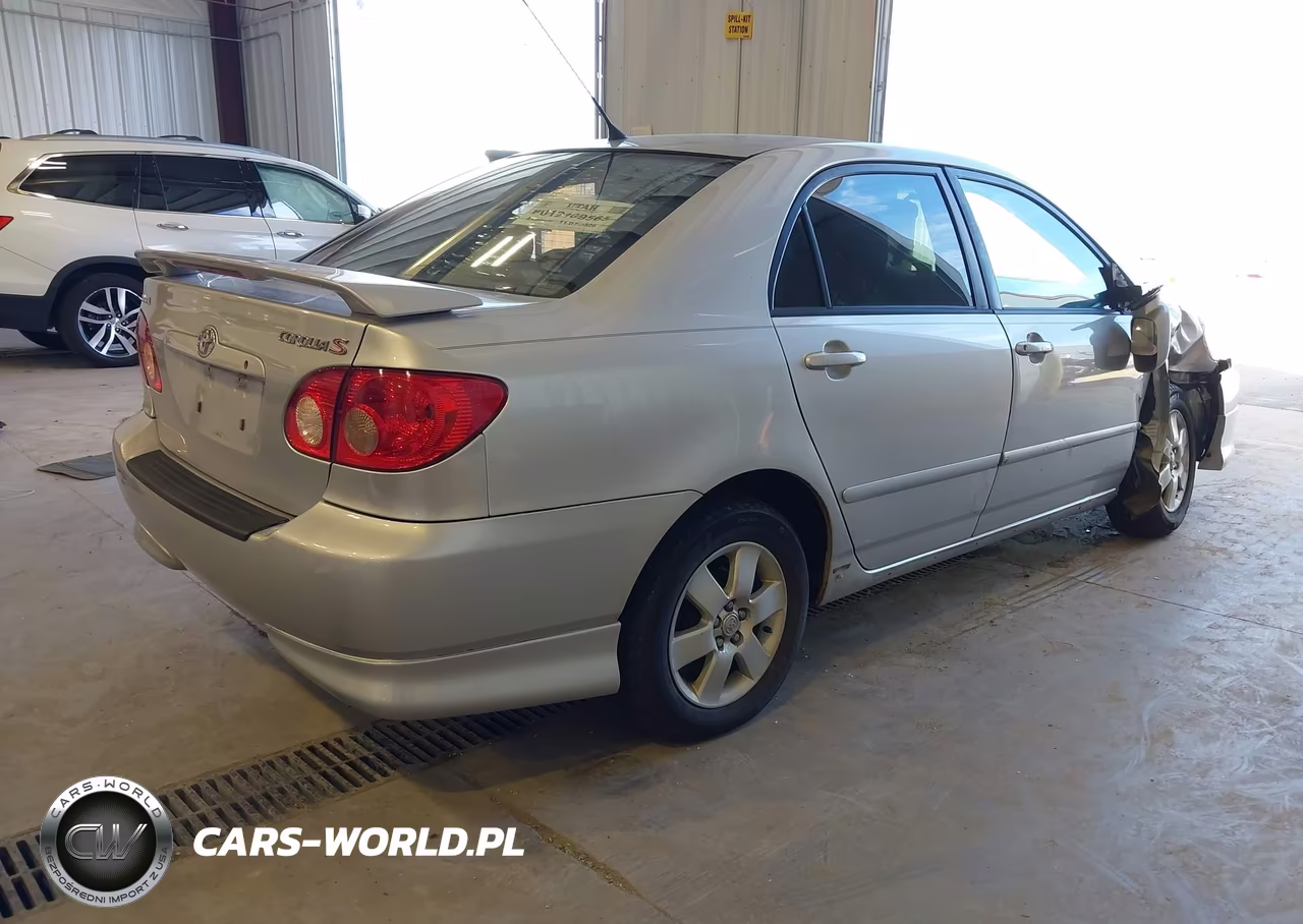 2007 Toyota Corolla S VIN:1NXBR32E67Z830621 - 4