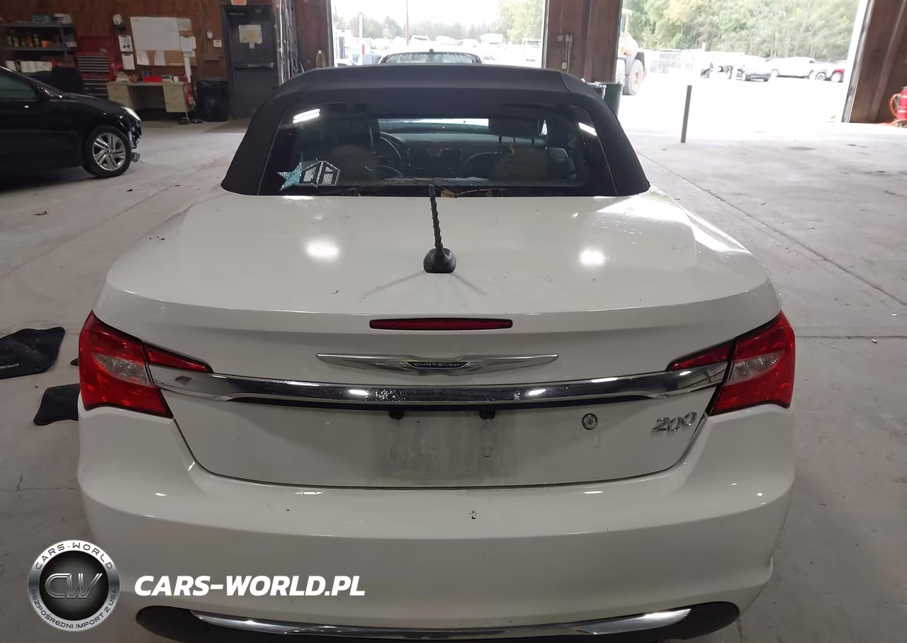 2011 Chrysler 200 Touring VIN:1C3BC2EB9BN617400 - 16