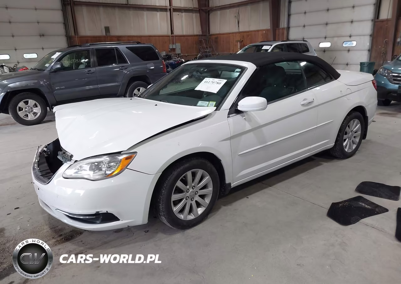 2011 Chrysler 200 Touring VIN:1C3BC2EB9BN617400 - 2