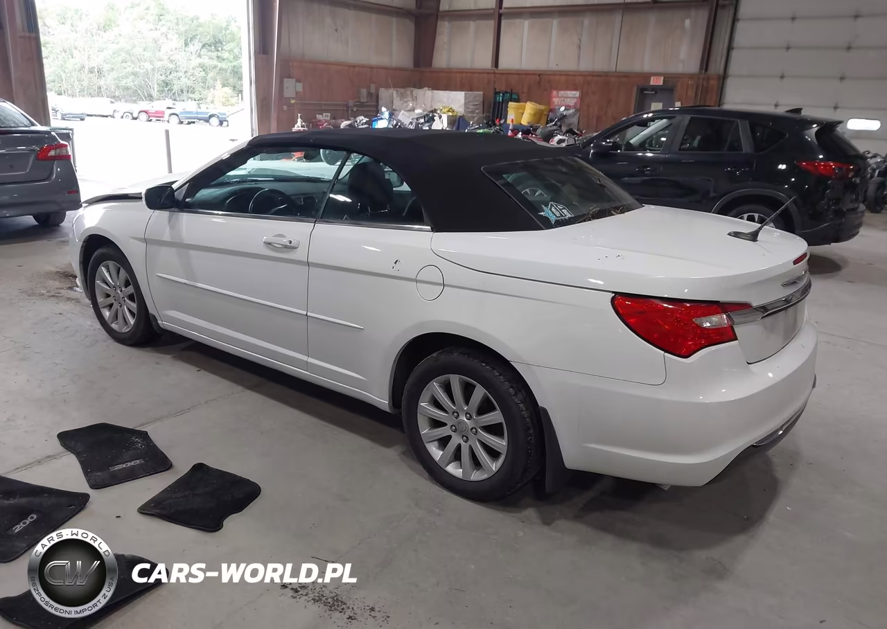 2011 Chrysler 200 Touring VIN:1C3BC2EB9BN617400 - 3