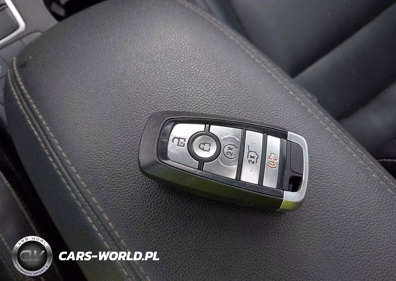 2020 Ford Escape Titanium Hybrid VIN:1FMCU0DZ2LUA49025 - 11