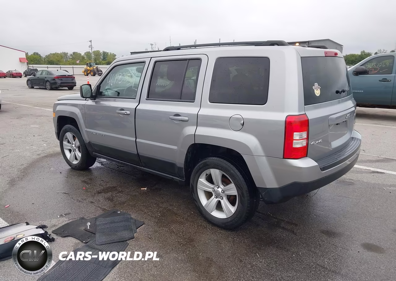 2017 Jeep Patriot Latitude 4X4 VIN:1C4NJRFB7HD158937 - 3