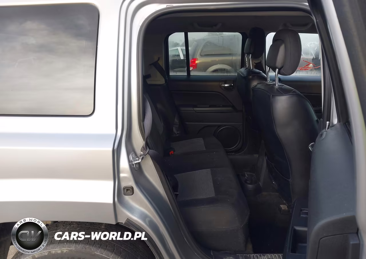 2017 Jeep Patriot Latitude 4X4 VIN:1C4NJRFB7HD158937 - 8
