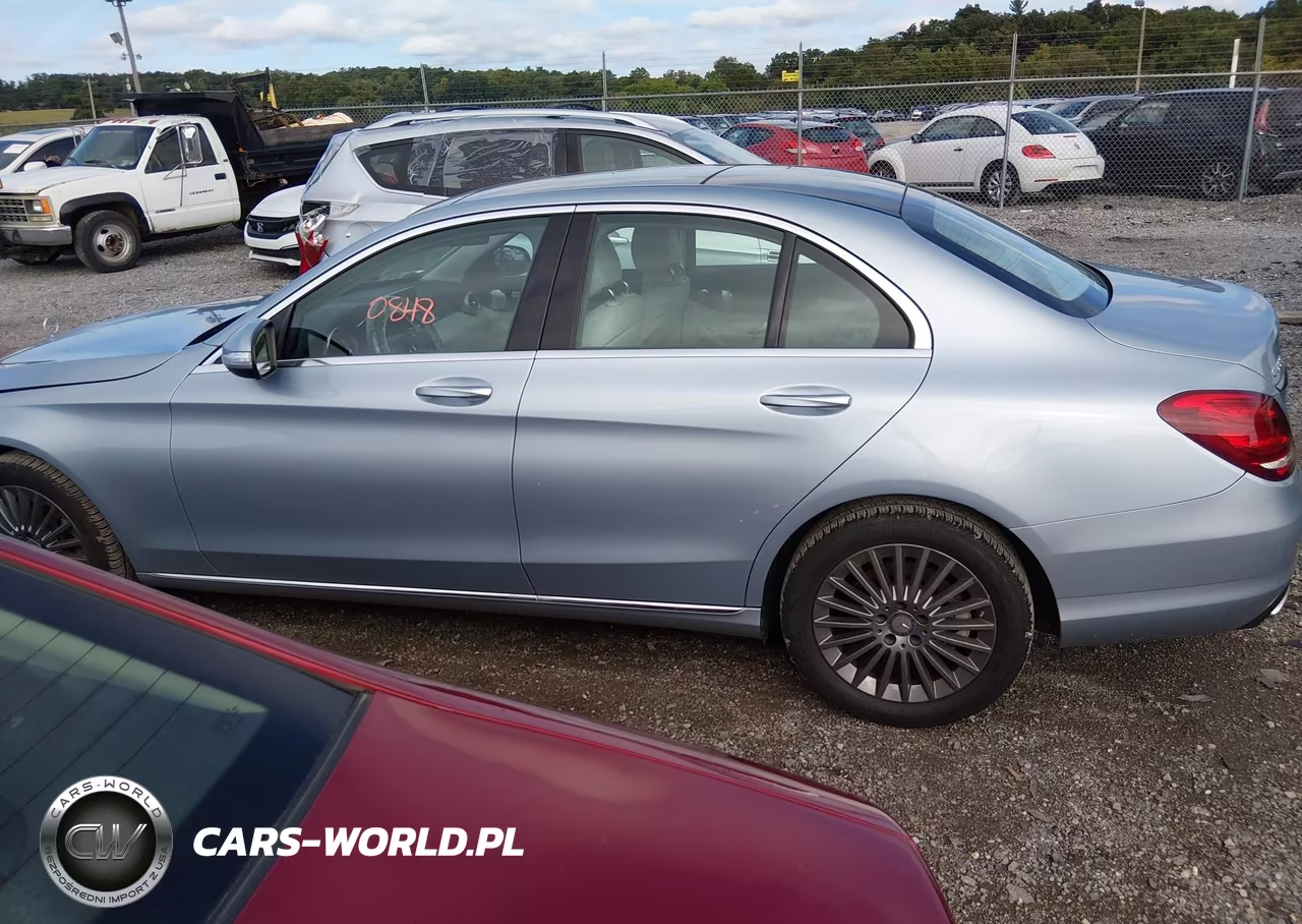 2015 Mercedes-Benz C 300 Luxury 4Matic VIN:55SWF4KB4FU063996 - 14