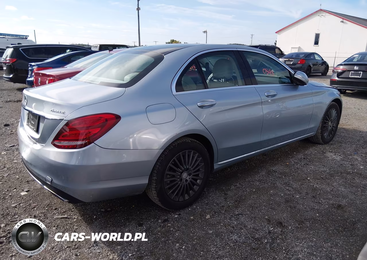 2015 Mercedes-Benz C 300 Luxury 4Matic VIN:55SWF4KB4FU063996 - 4