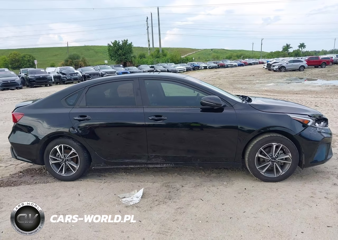 2023 Kia Forte Lxs VIN:3KPF24AD5PE578724 - 13