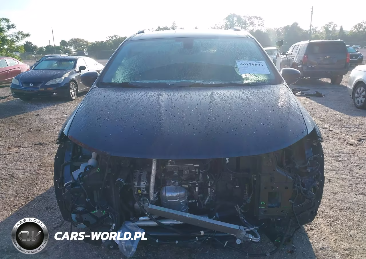 2019 Chrysler Pacifica Touring L VIN:2C4RC1BG9KR589847 - 13