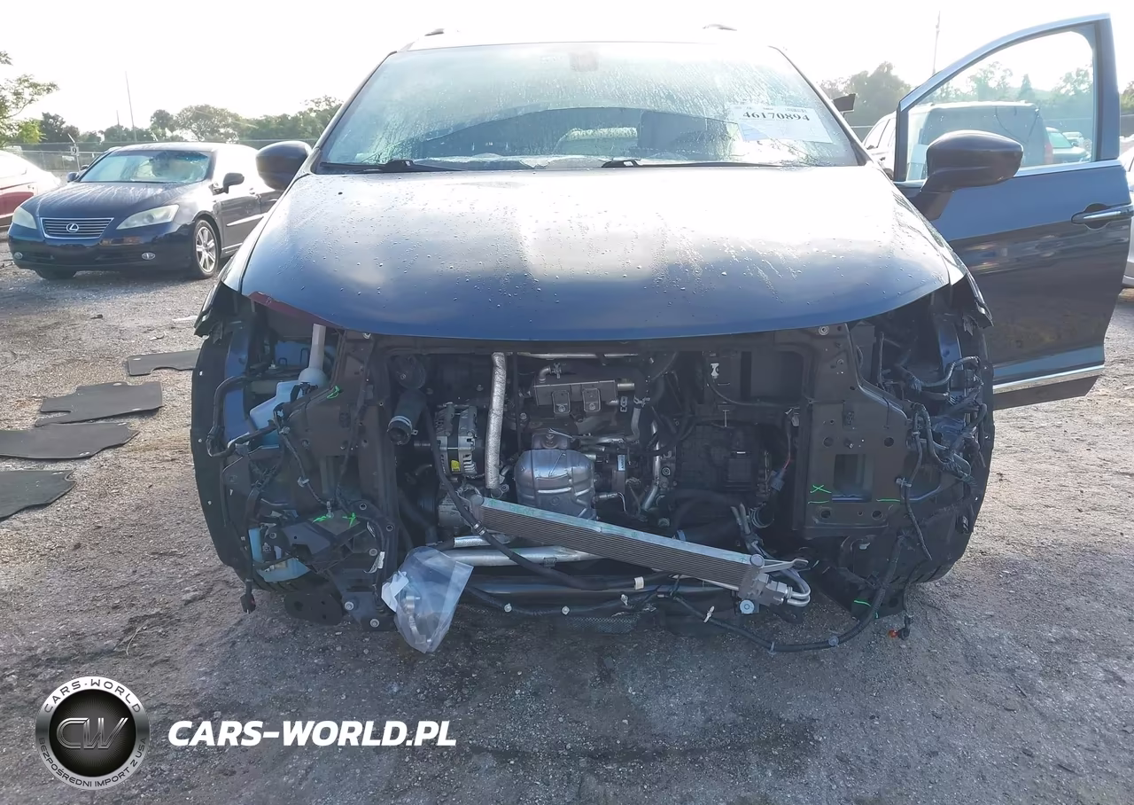 2019 Chrysler Pacifica Touring L VIN:2C4RC1BG9KR589847 - 6
