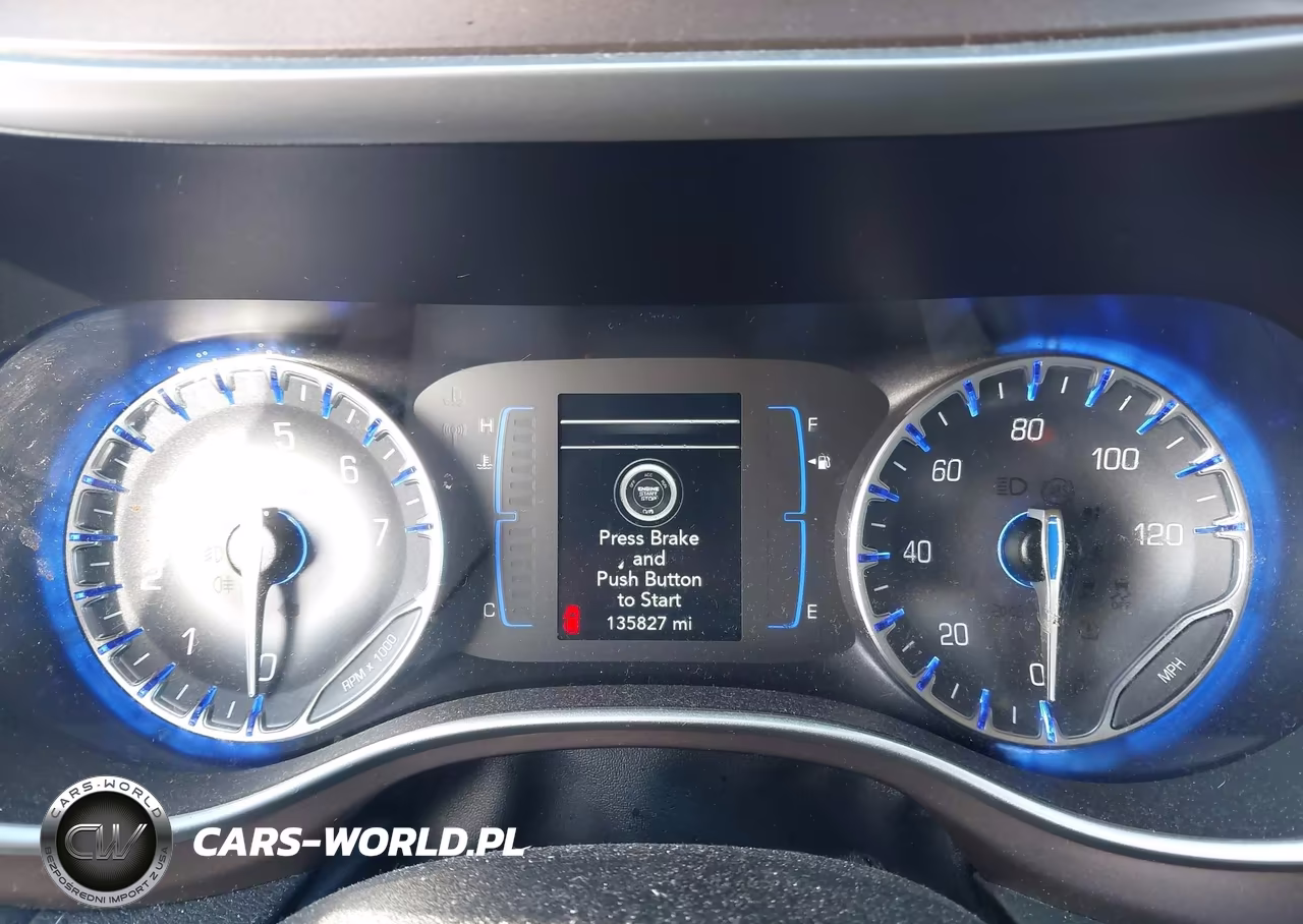 2019 Chrysler Pacifica Touring L VIN:2C4RC1BG9KR589847 - 7