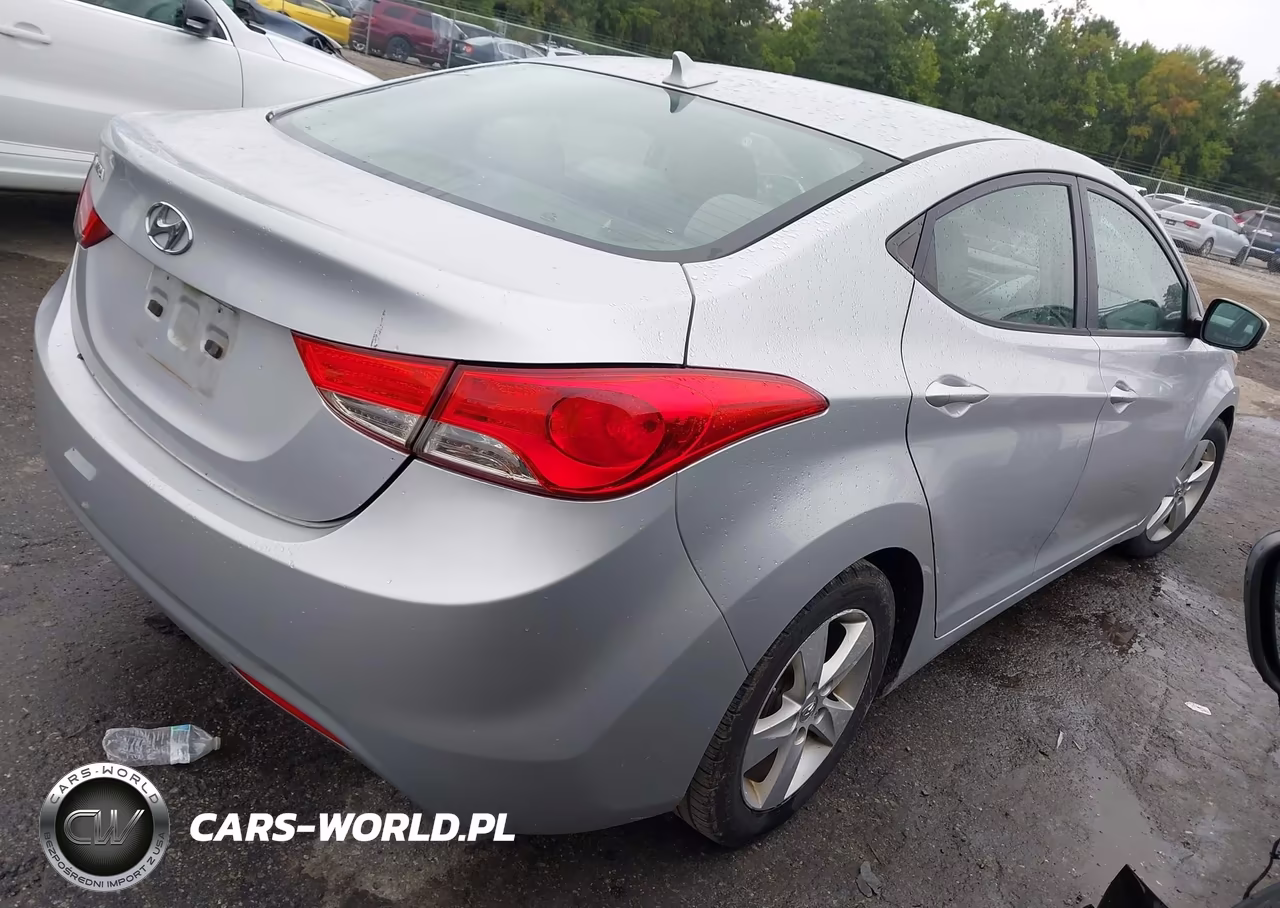 2013 Hyundai Elantra Gls VIN:5NPDH4AE8DH316993 - 4