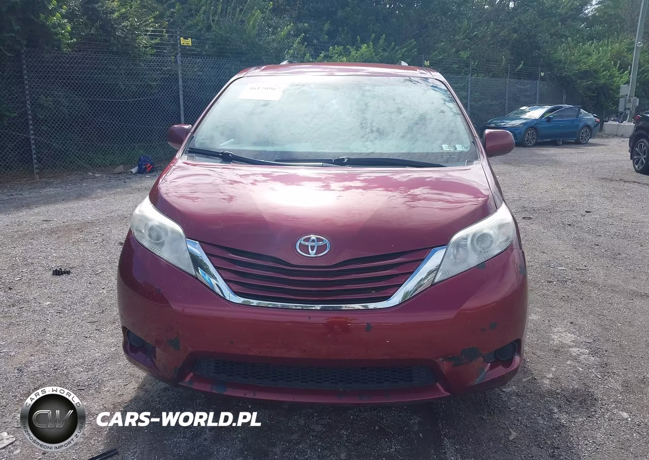 2015 Toyota Sienna Le 8 Passenger VIN:5TDKK3DC4FS571022 - 12