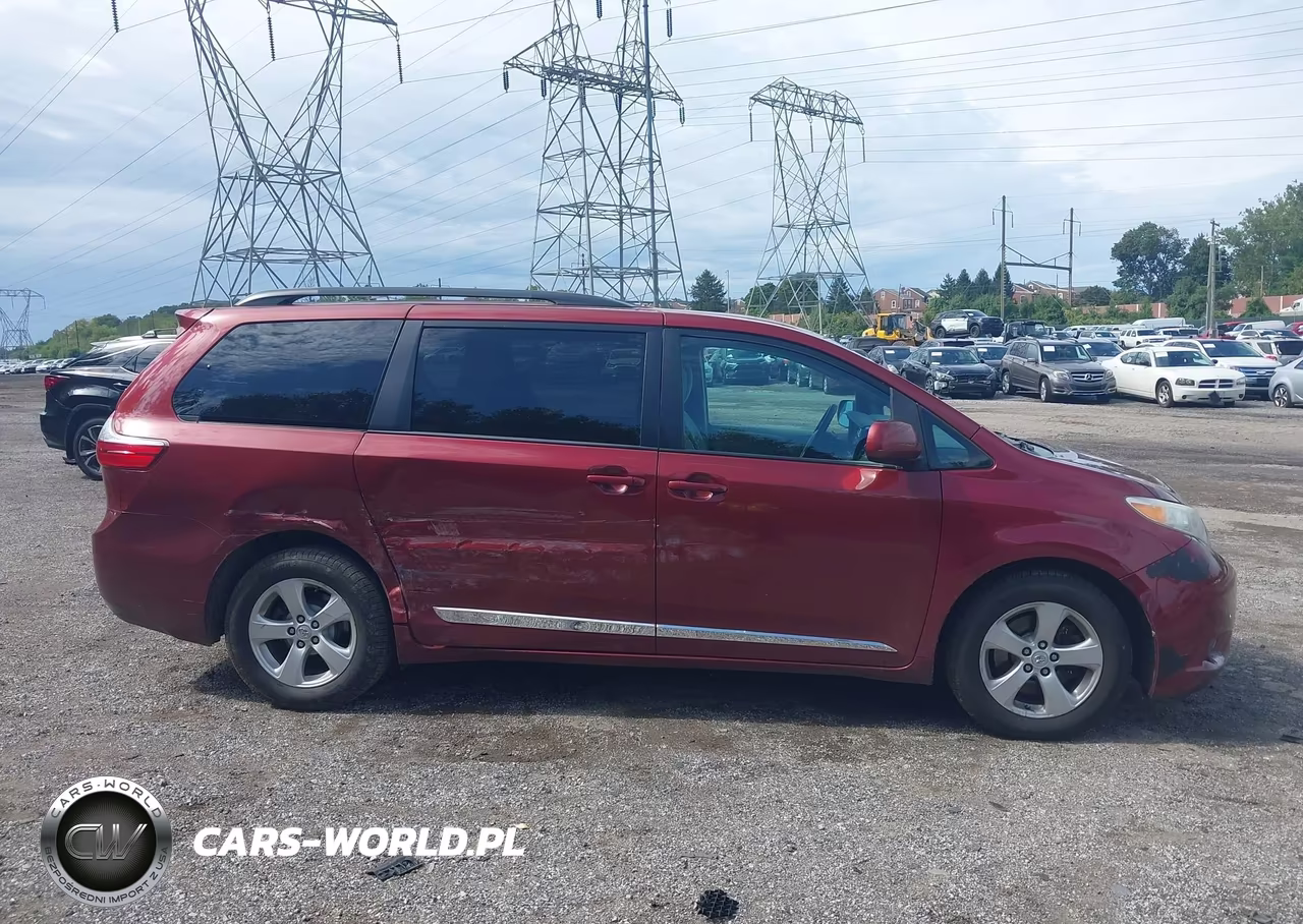 2015 Toyota Sienna Le 8 Passenger VIN:5TDKK3DC4FS571022 - 13