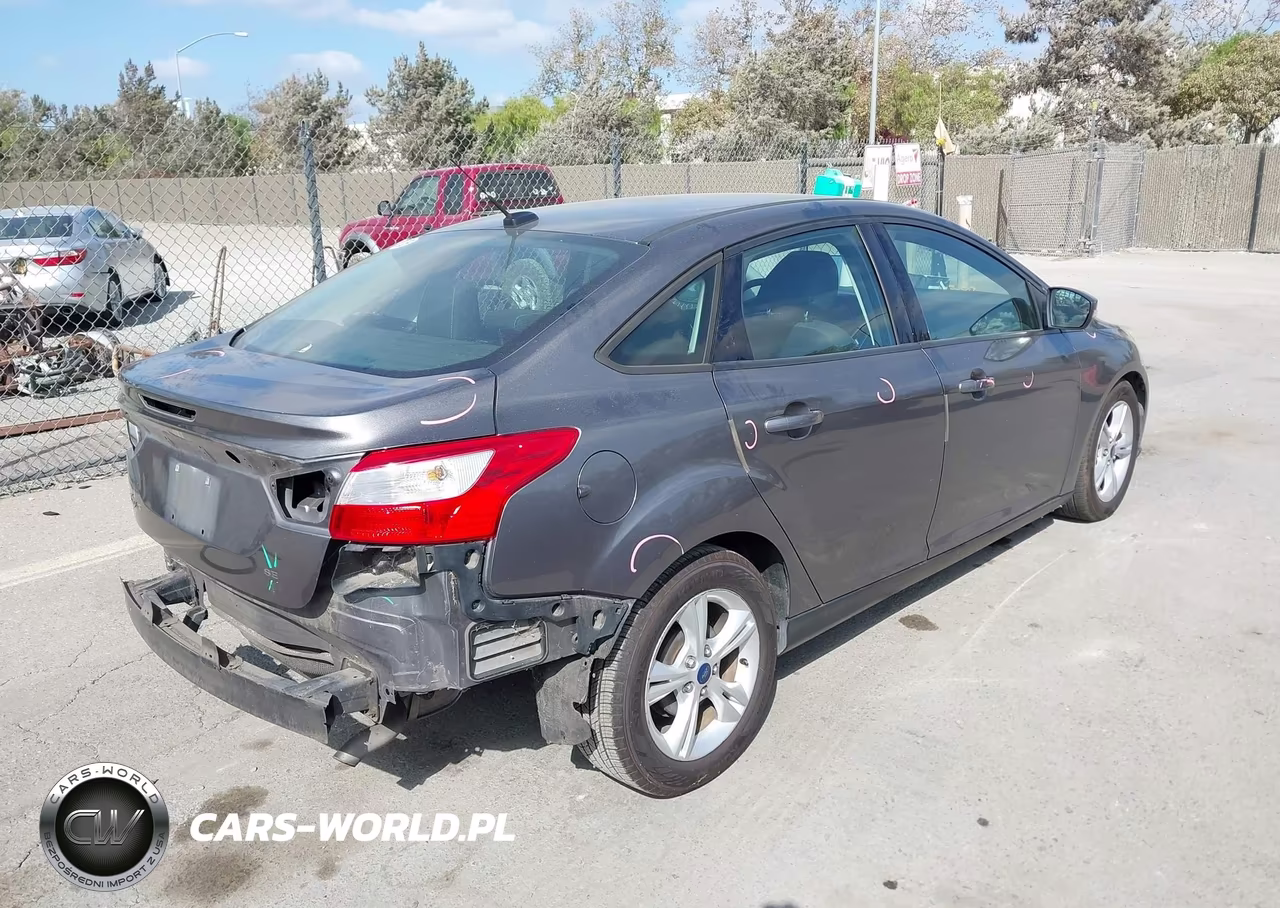 2014 Ford Focus Se VIN:1FADP3F21EL300178 - 4