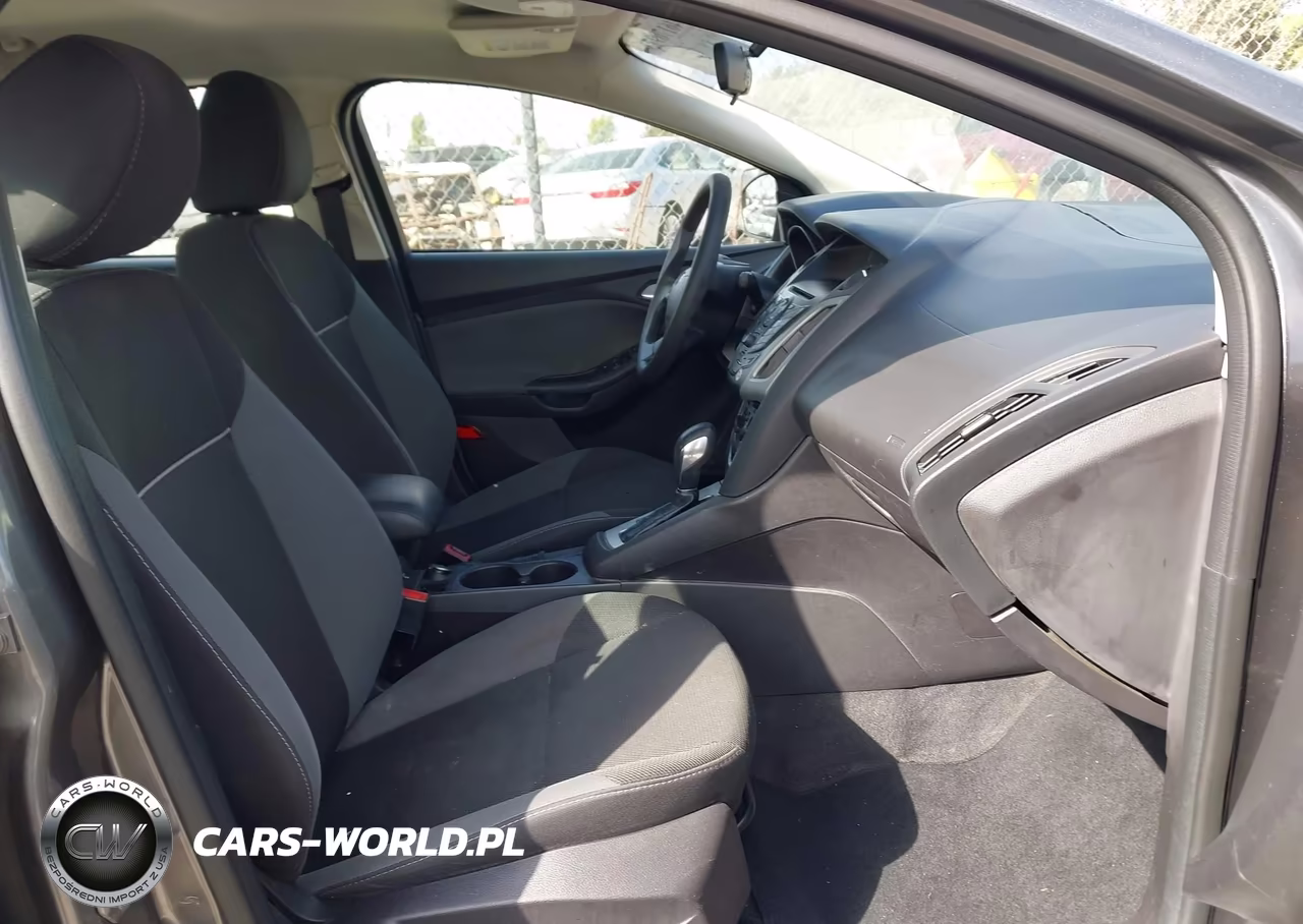 2014 Ford Focus Se VIN:1FADP3F21EL300178 - 5