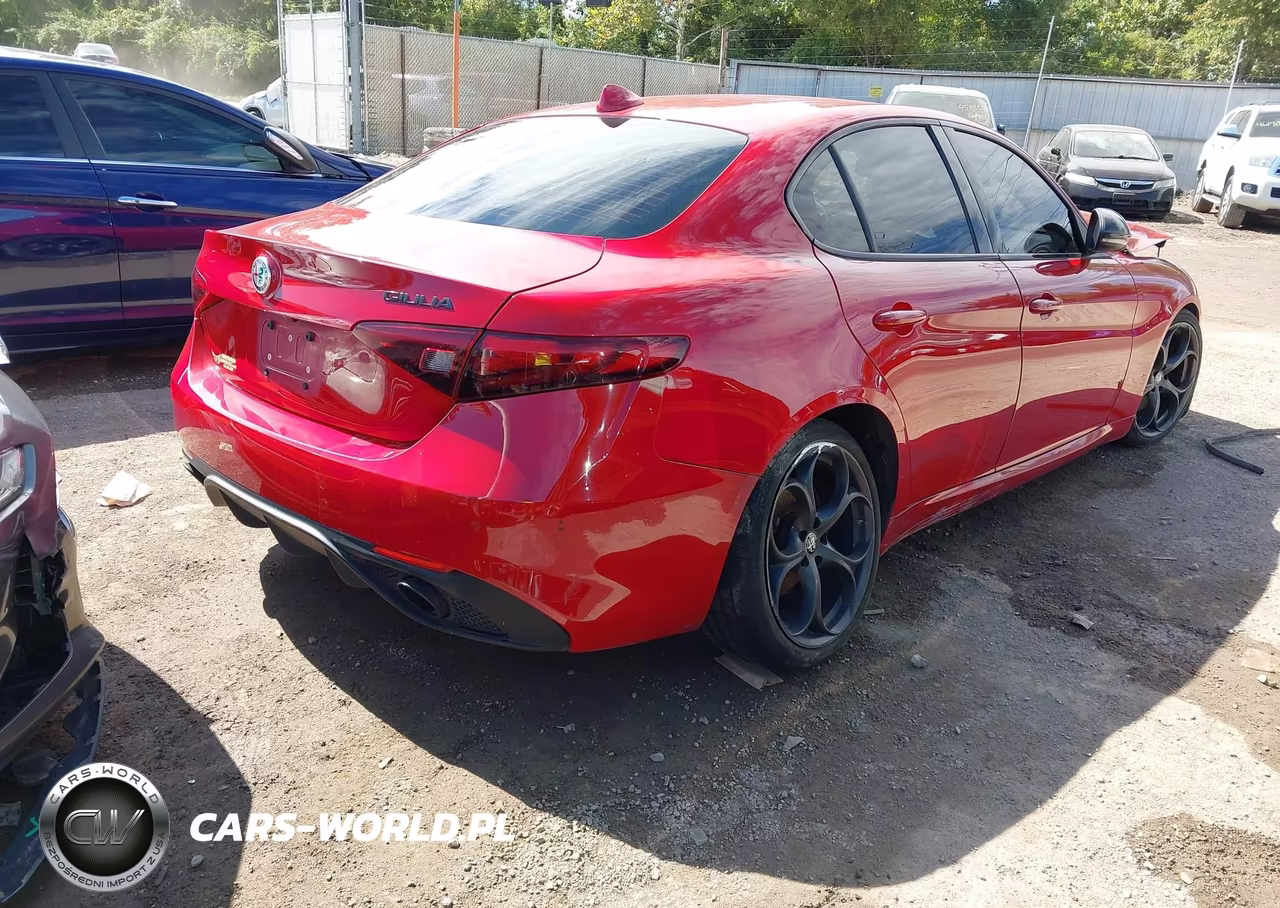 2019 Alfa Romeo Giulia Sport Rwd VIN:ZARFAMAN9K7608995 - 4
