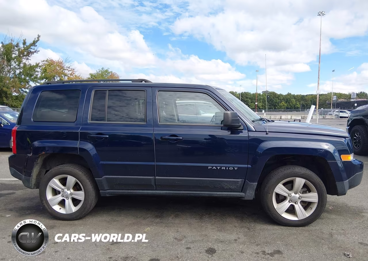 2014 Jeep Patriot Latitude VIN:1C4NJRFBXED886330 - 13