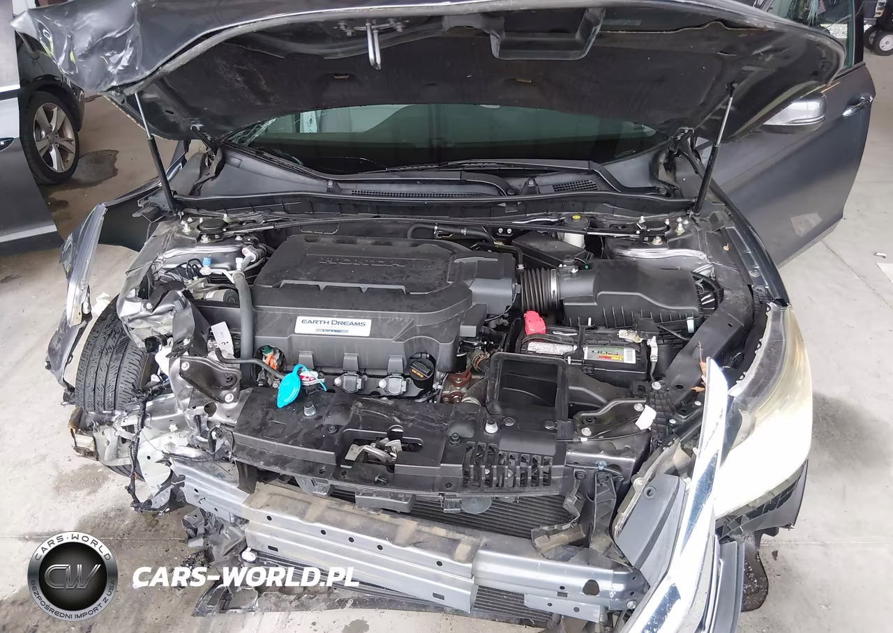 2016 Honda Accord Touring VIN:1HGCR3F9XGA028873 - 10