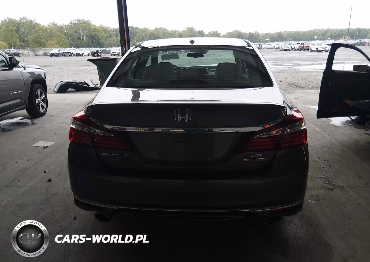 2016 Honda Accord Touring VIN:1HGCR3F9XGA028873 - 17