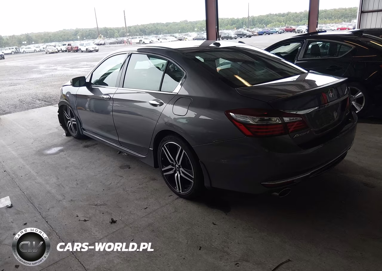 2016 Honda Accord Touring VIN:1HGCR3F9XGA028873 - 3