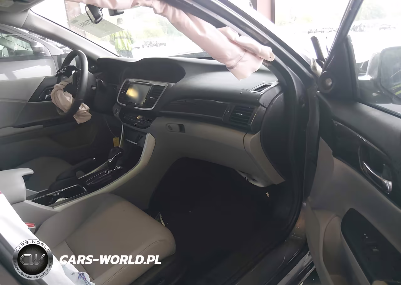 2016 Honda Accord Touring VIN:1HGCR3F9XGA028873 - 5