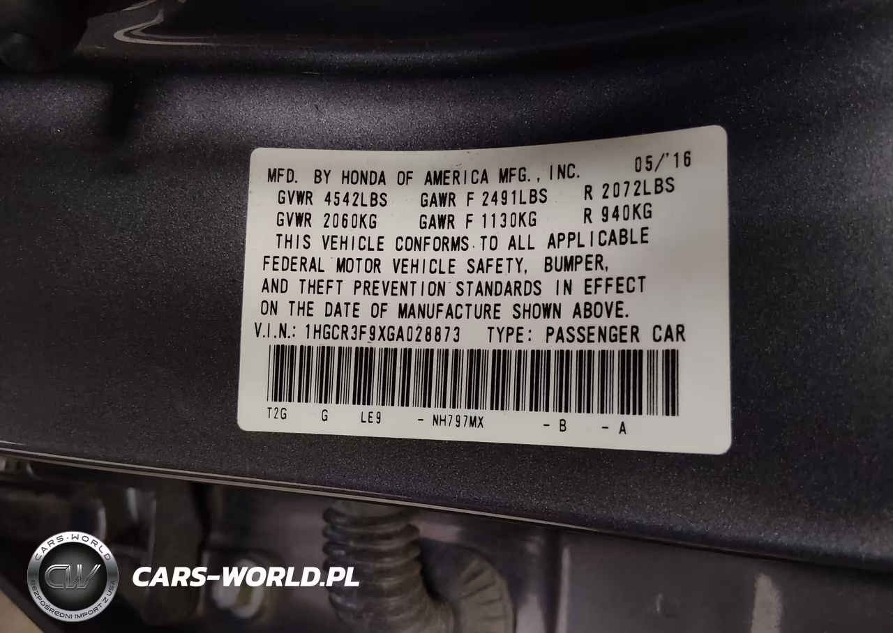 2016 Honda Accord Touring VIN:1HGCR3F9XGA028873 - 9