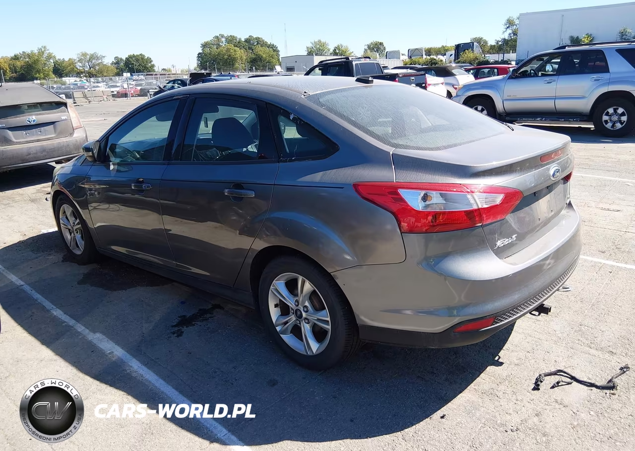 2014 Ford Focus Se VIN:1FADP3F21EL288033 - 3