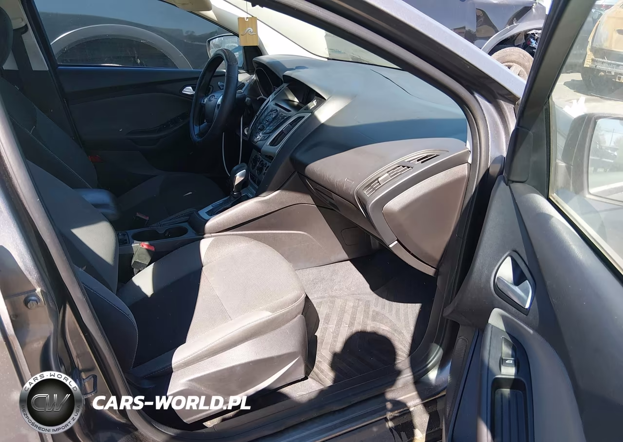 2014 Ford Focus Se VIN:1FADP3F21EL288033 - 5