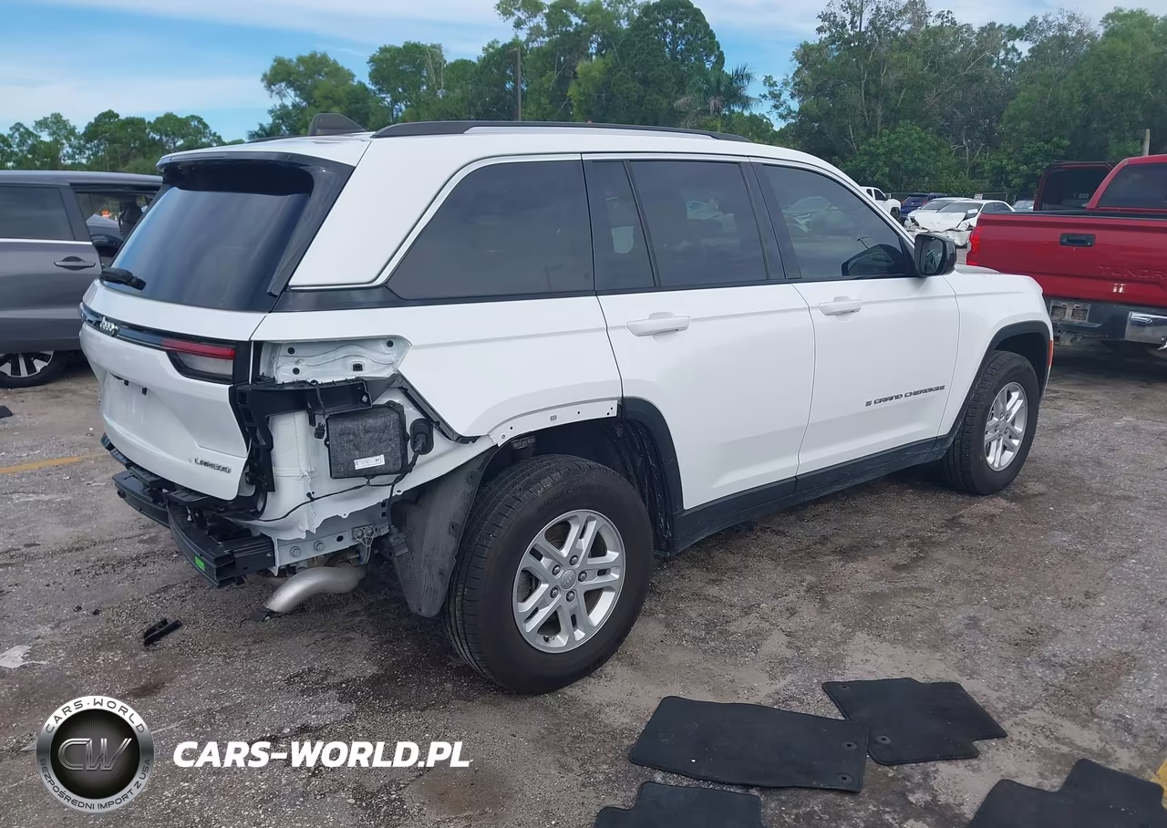 2023 Jeep Grand Cherokee Laredo 4X4 VIN:1C4RJHAGXPC519970 - 4