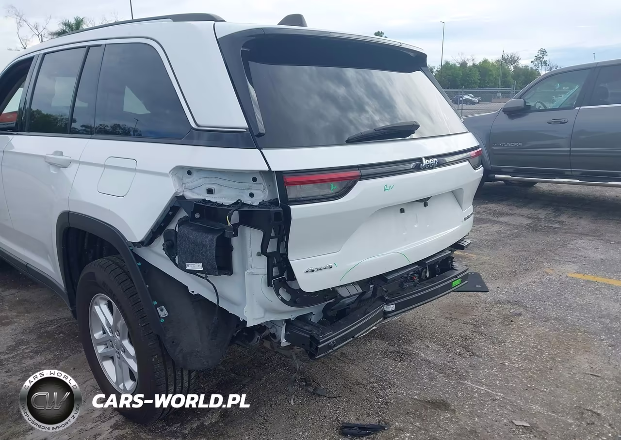 2023 Jeep Grand Cherokee Laredo 4X4 VIN:1C4RJHAGXPC519970 - 6