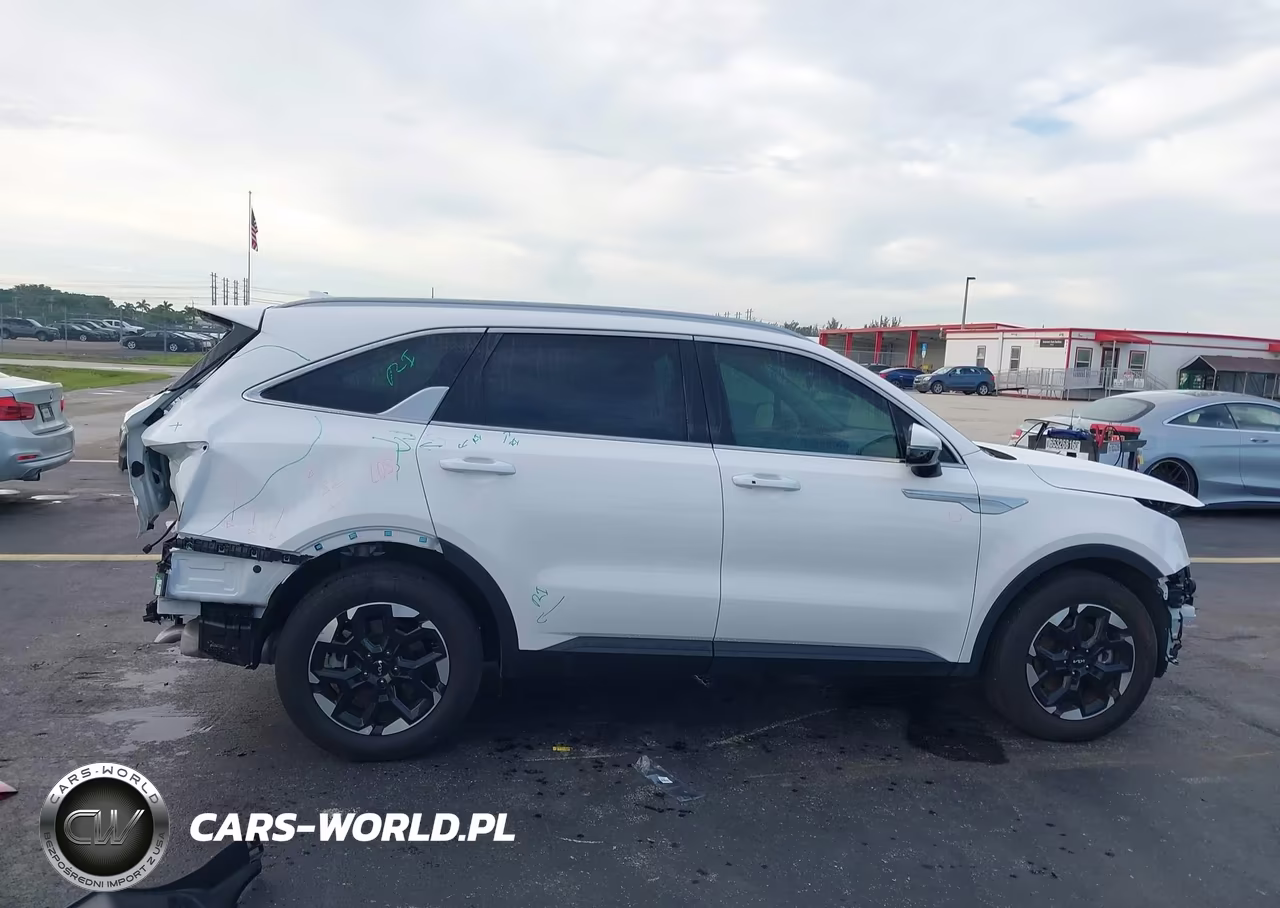 2025 Kia Sorento S VIN:5XYRL4JC5SG388855 - 14