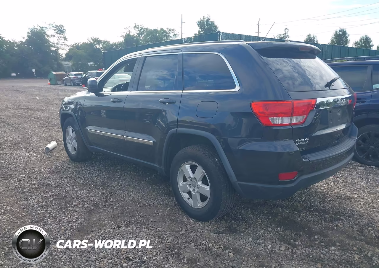 2013 Jeep Grand Cherokee Laredo VIN:1C4RJFAG0DC503549 - 3