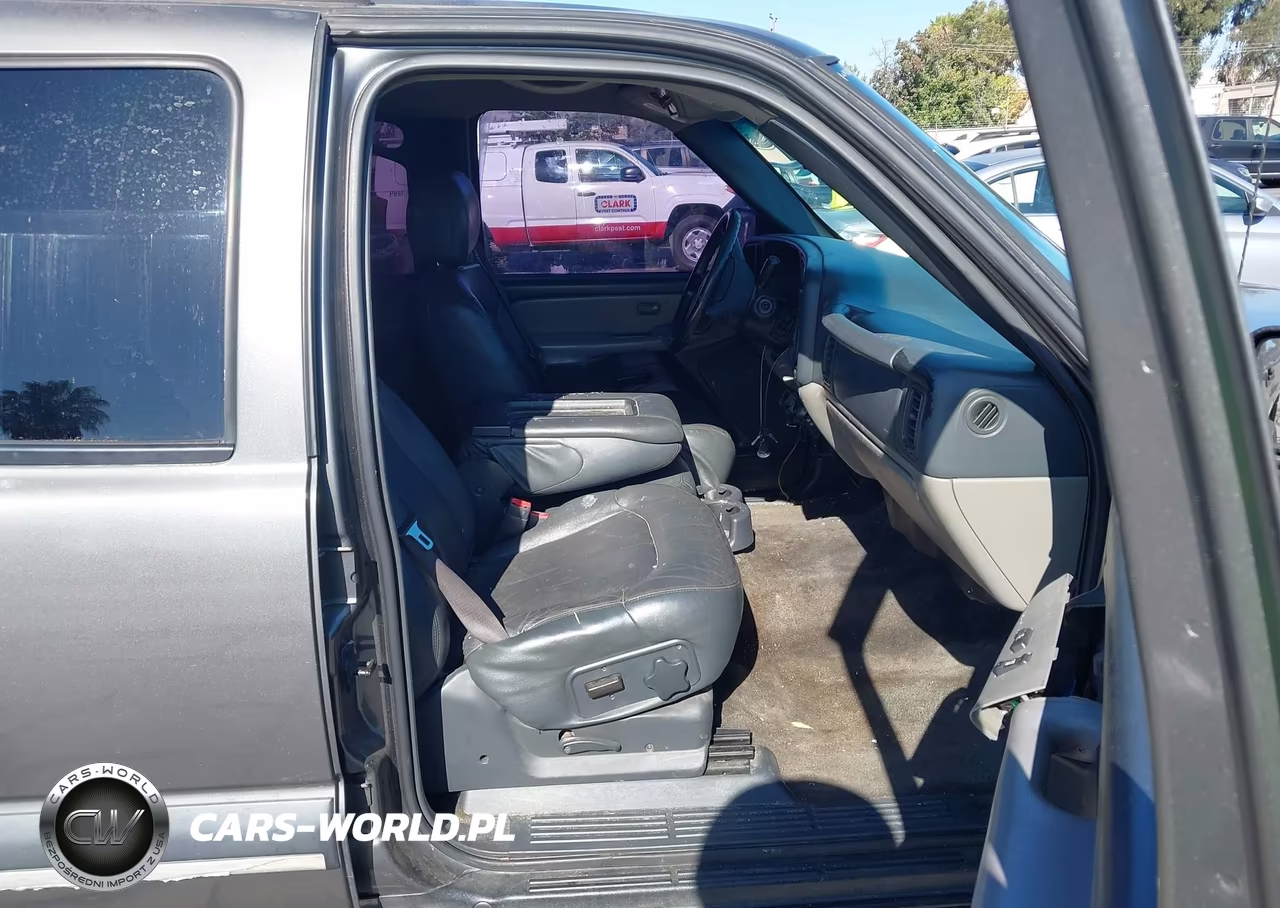 2002 Chevrolet Tahoe Ls VIN:1GNEC13V82J281334 - 5
