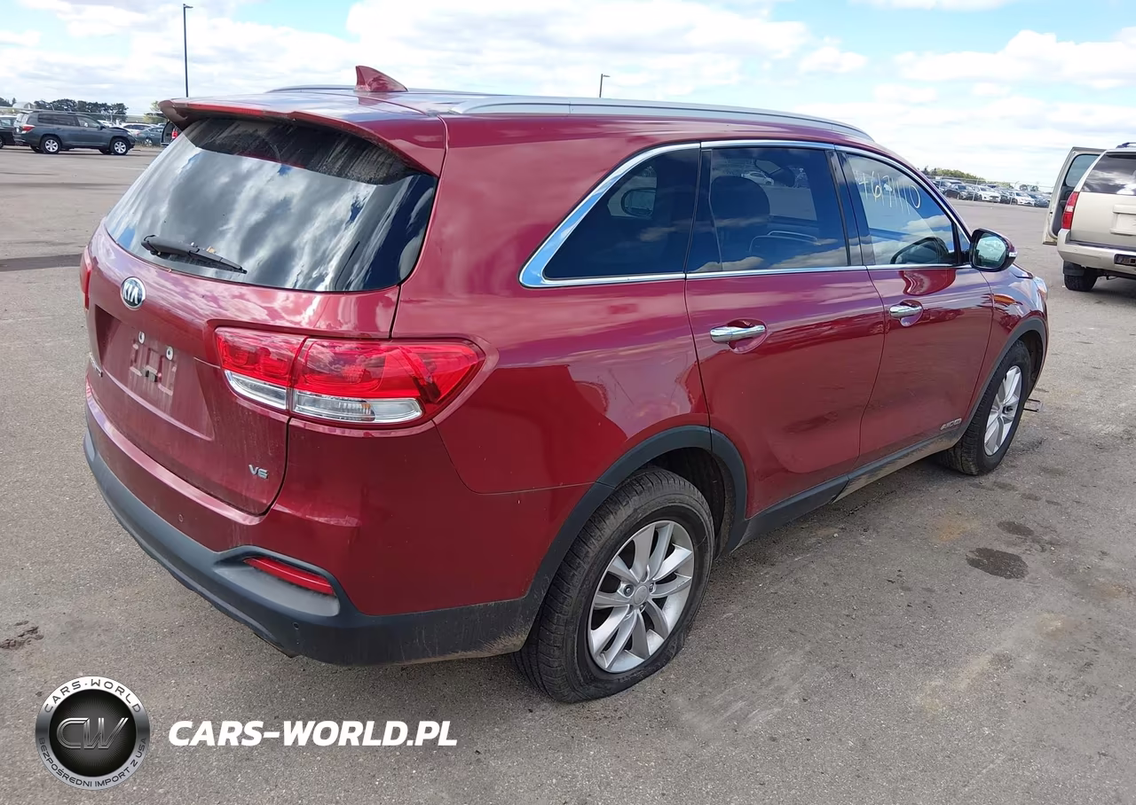 2018 Kia Sorento 3.3L Lx VIN:5XYPGDA5XJG367902 - 4