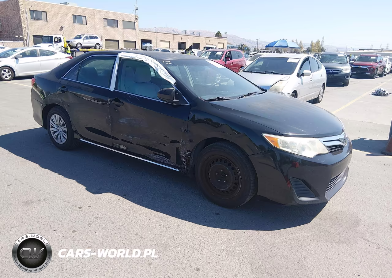2012 Toyota Camry Le – zdjęcie 1 z 12