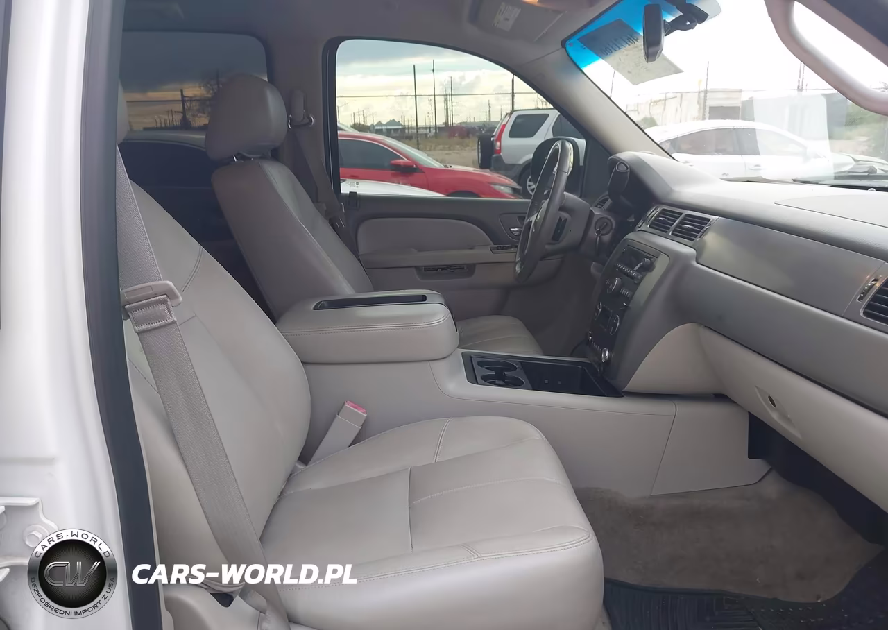 2014 Chevrolet Tahoe Lt VIN:1GNSKBE08ER247445 - 5