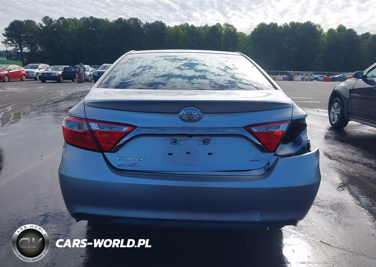 2015 Toyota Camry Se VIN:4T1BF1FK3FU057425 - 17