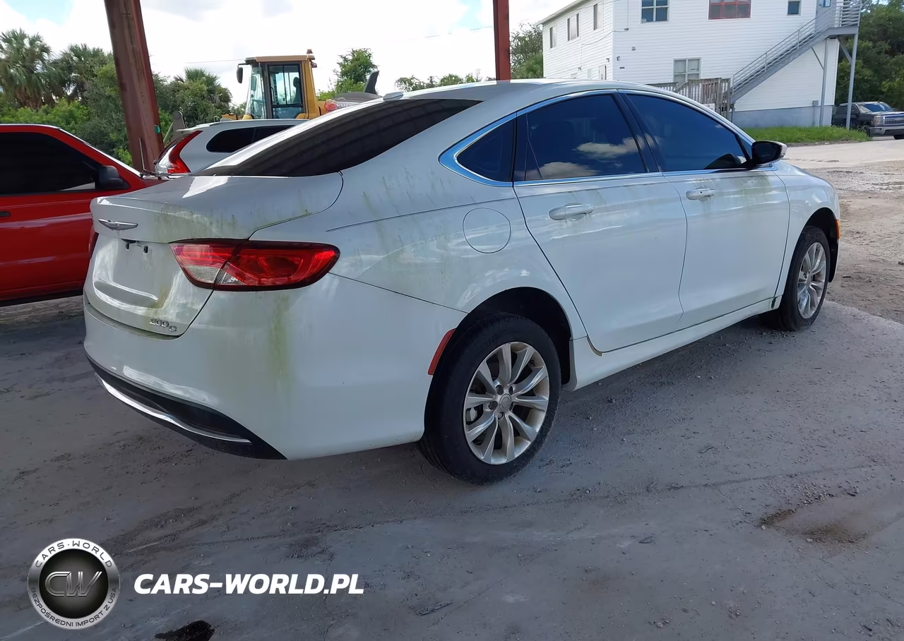 2015 Chrysler 200 C VIN:1C3CCCCB6FN562584 - 4