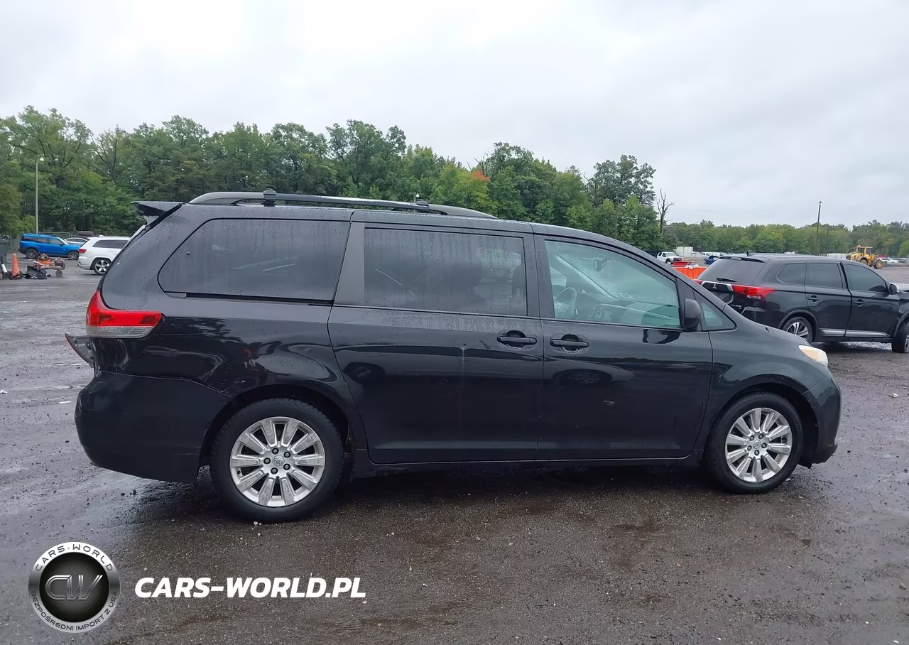 2013 Toyota Sienna Le 7 Passenger VIN:5TDJK3DC6DS058637 - 13