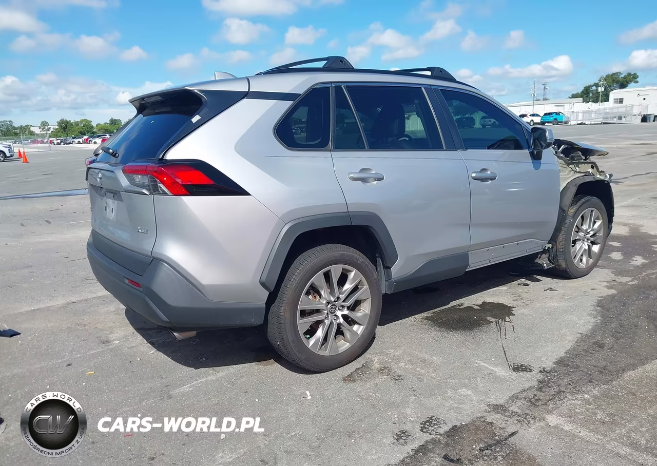 2022 Toyota Rav4 Xle Premium VIN:2T3C1RFV6NW210137 - 4