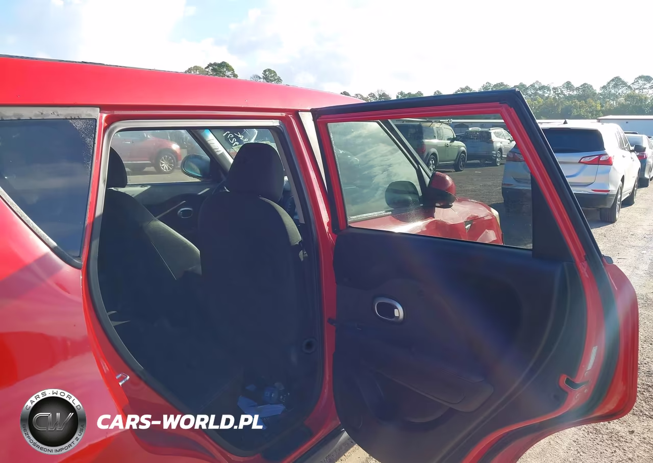 2018 Kia Soul + VIN:KNDJP3A54J7509271 - 8