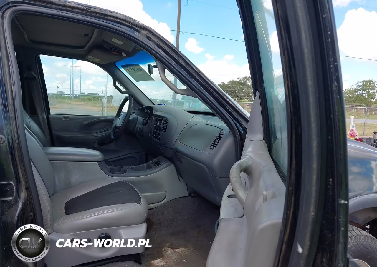 2002 Ford Expedition Xlt VIN:1FMFU16L62LA58360 - 5
