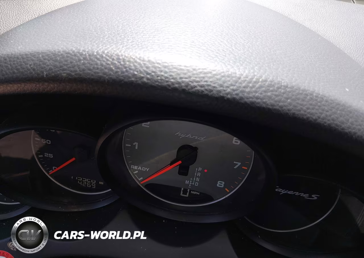 2011 Porsche Cayenne Hybrid S VIN:WP1AE2A21BLA91829 - 7