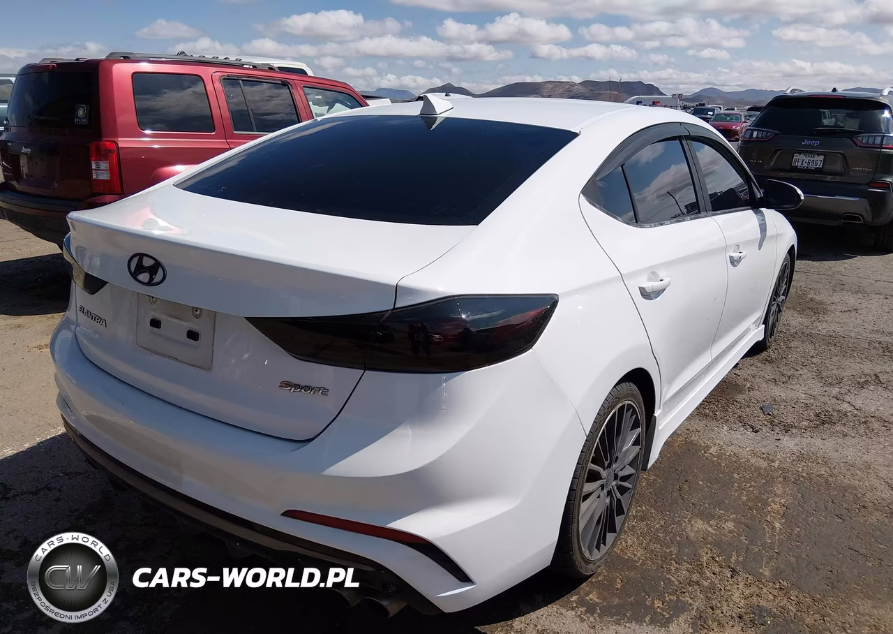 2018 Hyundai Elantra Sport VIN:KMHD04LB4JU575021 - 4