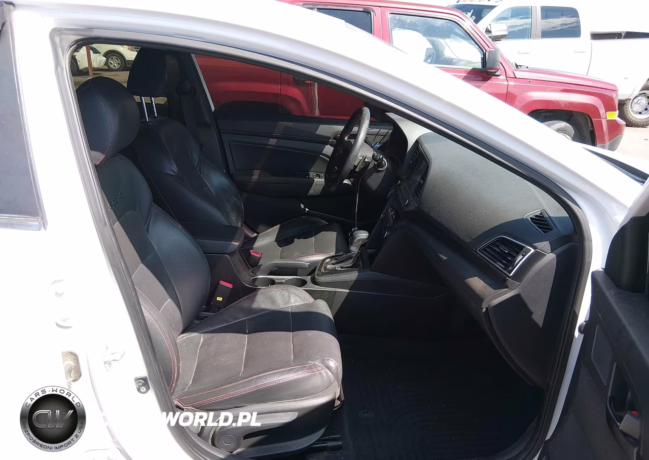 2018 Hyundai Elantra Sport VIN:KMHD04LB4JU575021 - 5