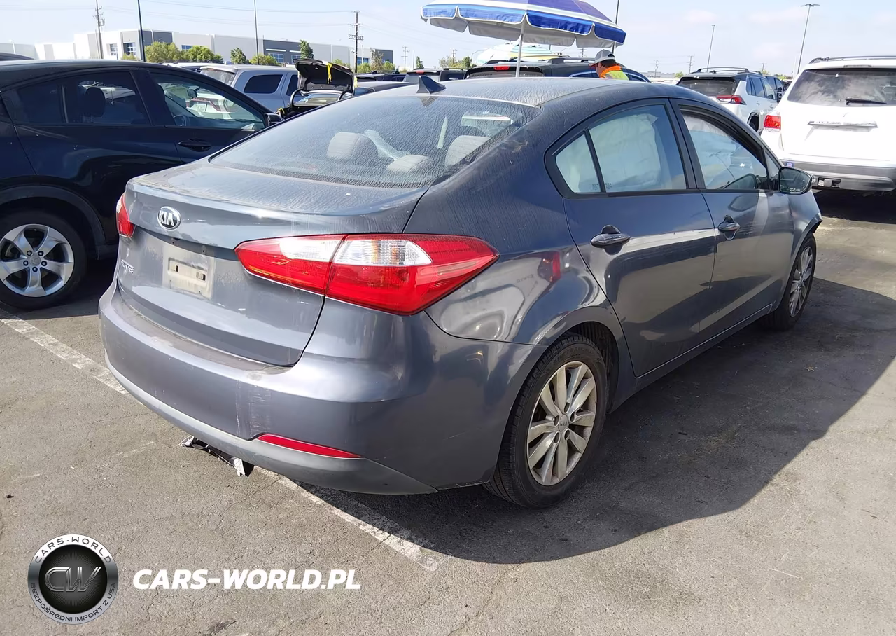 2016 Kia Forte Lx VIN:KNAFX4A66G5476232 - 4